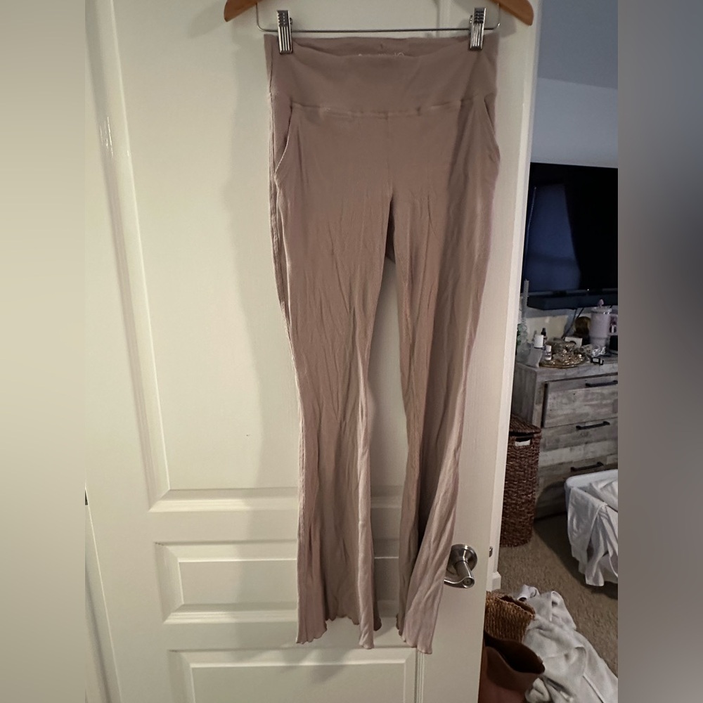 Outdoor Voices Flare Leggings, size Medium
